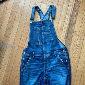 Distressed AE overalls - great condition